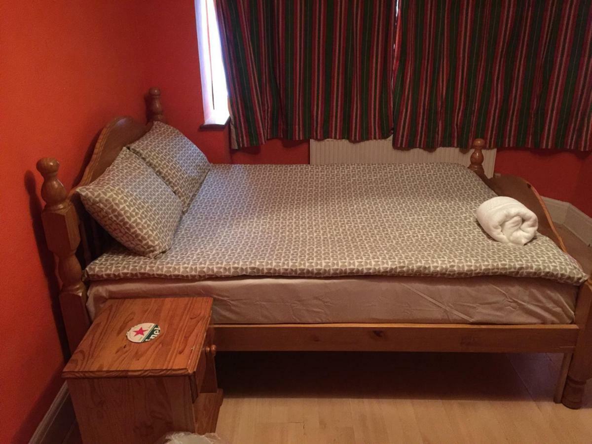 Guest house Wesley Avenue London