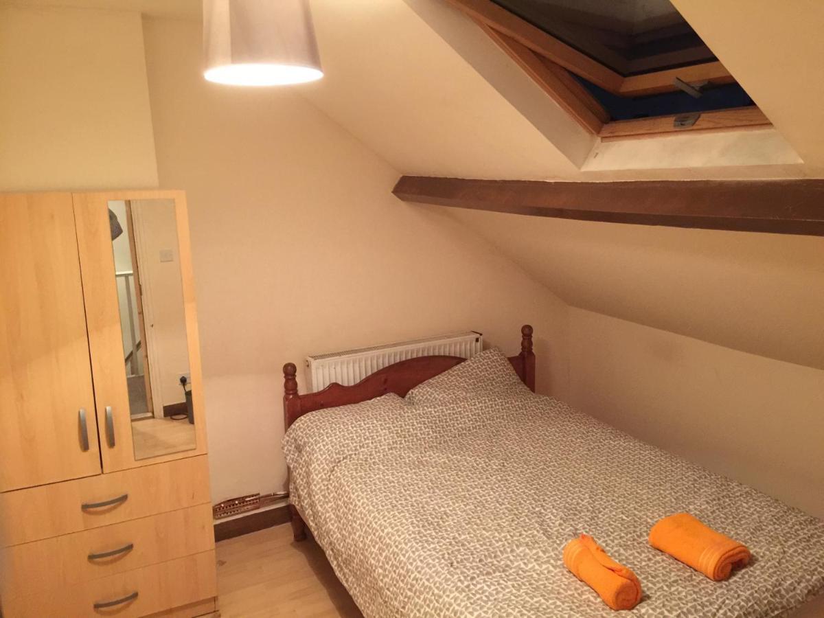 Guest house Wesley Avenue London